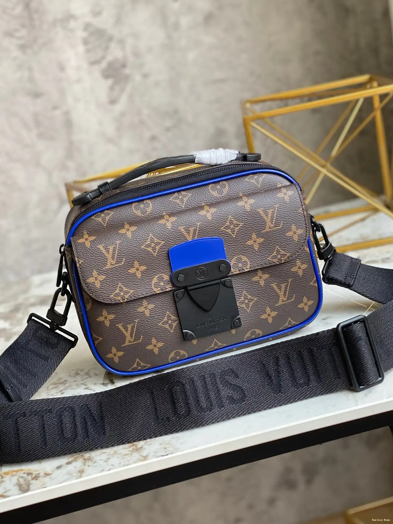 Affordable VUITTON MESSENGER S LOCK LOUIS 0514